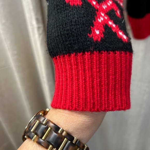 Express Your Elf Christmas Sweater! Juniors size 15-17 - Picture 3 of 8